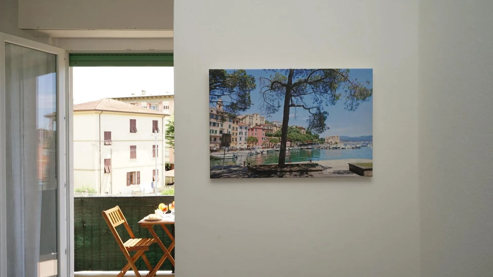 Gagliola Cento Apartment La Spezia